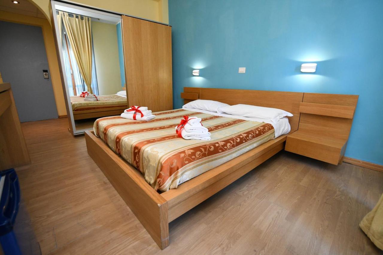 International Resort Mondragone Εξωτερικό φωτογραφία