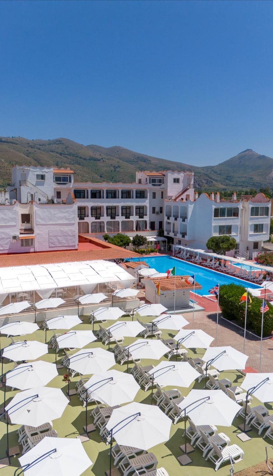 International Resort Mondragone Εξωτερικό φωτογραφία