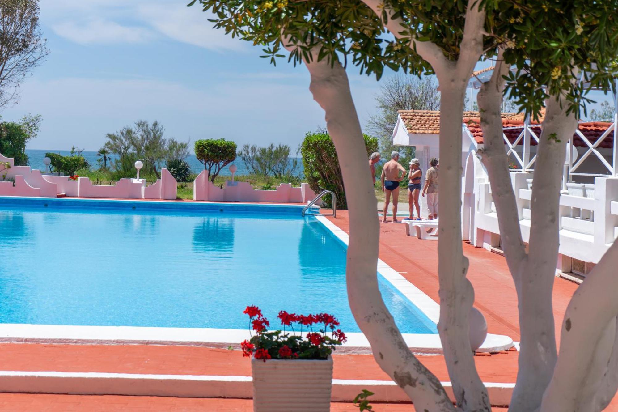 International Resort Mondragone Εξωτερικό φωτογραφία